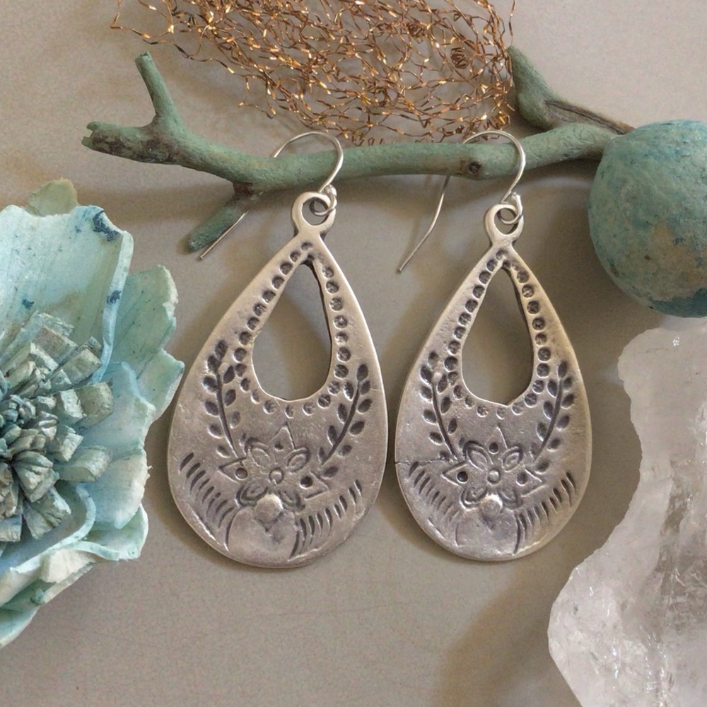 Sundance Stamped Silver Floral Teardrop Drop Earrings in Silver - Picture 3 of 11